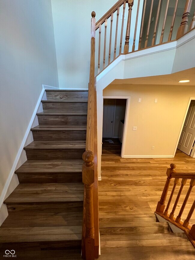 Building Photo - 3522 N Golden Gate Dr