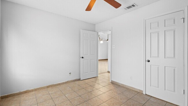 Building Photo - Spyglass Hill