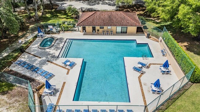 Building Photo - 2710 4th Ct