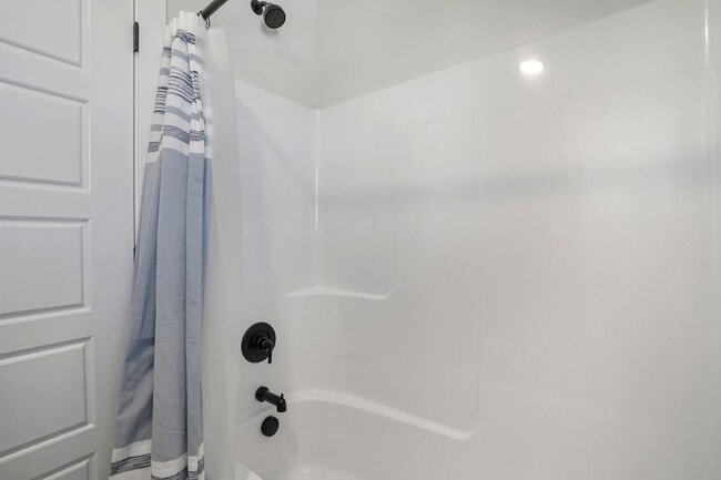 Building Photo - Pet-Friendly Upgraded 4-Bedroom Home with 3 Car Garage.