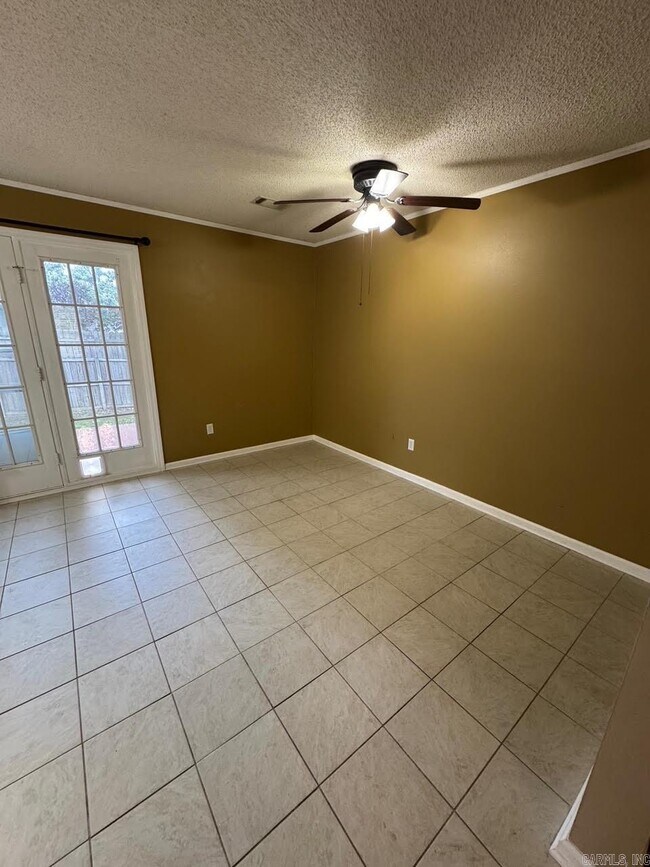 Building Photo - 2619 Valley Forge Dr