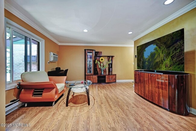 Building Photo - 236 Medford Ct