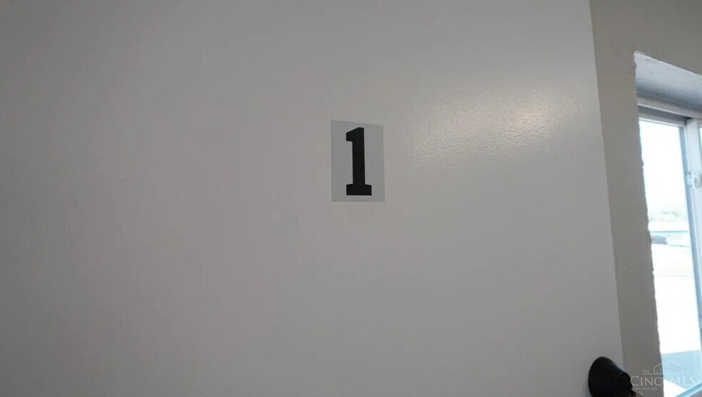 Building Photo - 2992 W McMicken Ave