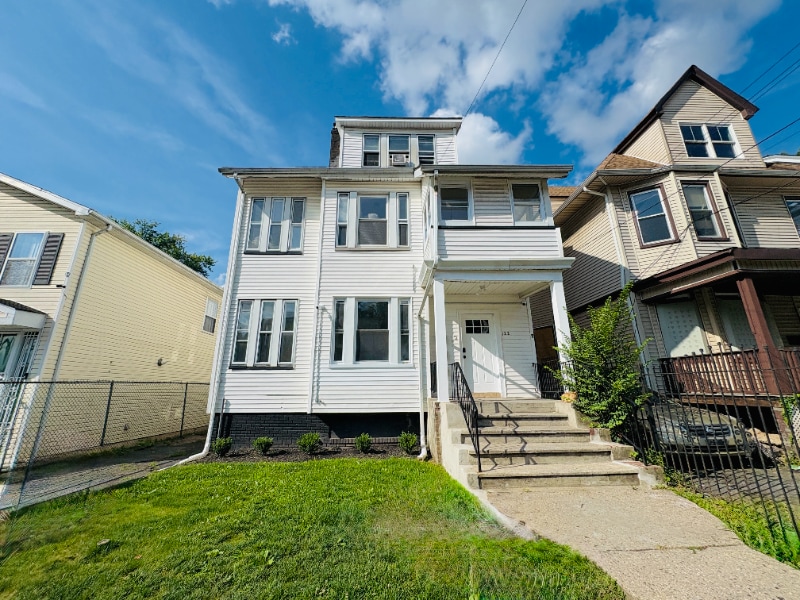 Building Photo - 122 Shephard Ave