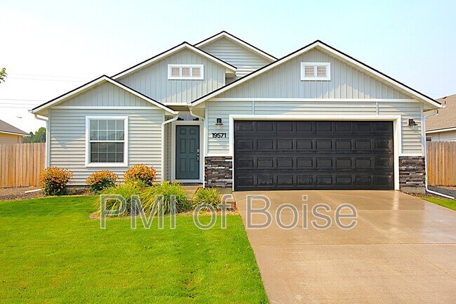 Building Photo - 19571 Newhall Pl