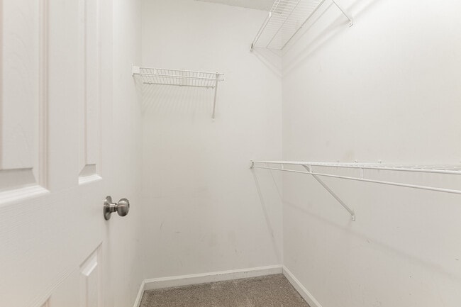 Building Photo - 302 Apple Ridge Rd