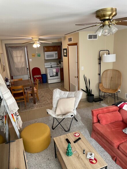 Building Photo - 211 Harding Ave