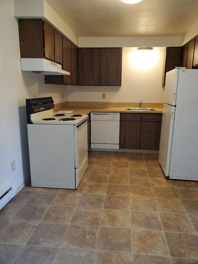 Building Photo - 2 Bedroom 1 Bath Duplex
