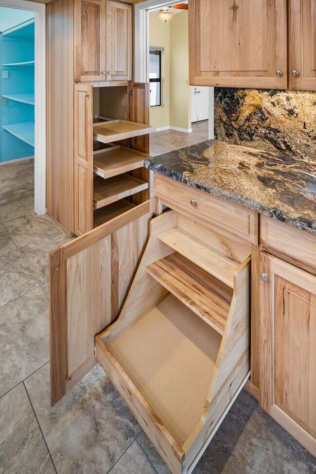 Building Photo - Your Oasis Awaits!