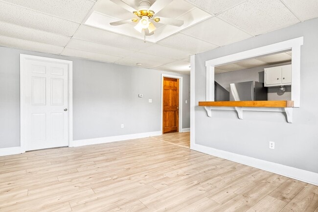 Building Photo - 547 White Mountain Hwy