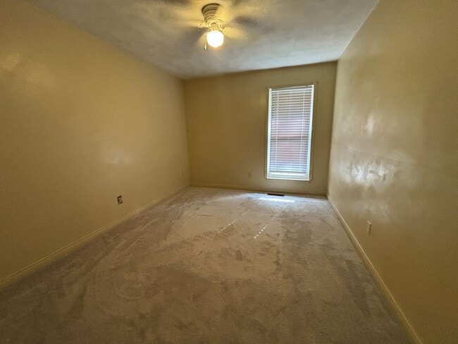 Building Photo - 6421 Orchard View Ln