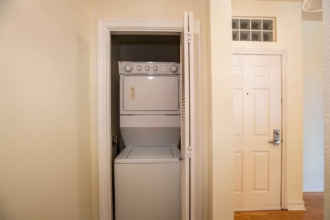 Building Photo - Stylish and Spacious Corner Unit with Modern Comforts in the Heart of San Diego