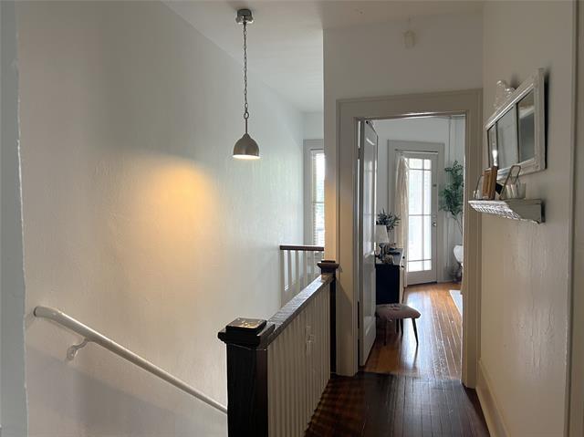 Primary Photo - 420 W Franklin St