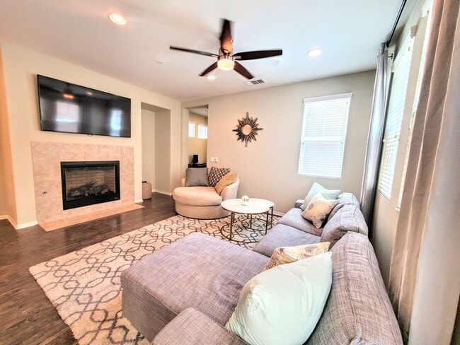 Building Photo - Gorgeous Home- Lots of Upgrades