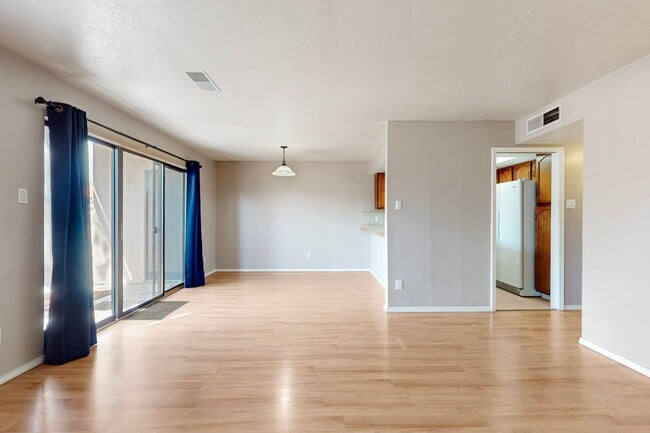 Building Photo - NE well located  Two Bedroom Condo.