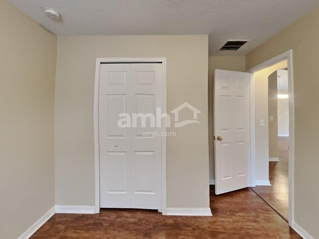 Building Photo - 4338 Country Hills Blvd