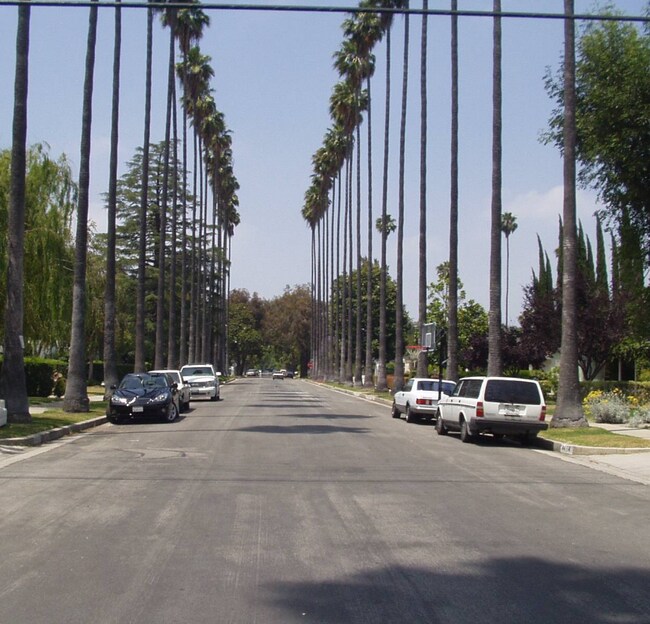Building Photo - 13203 Moorpark St