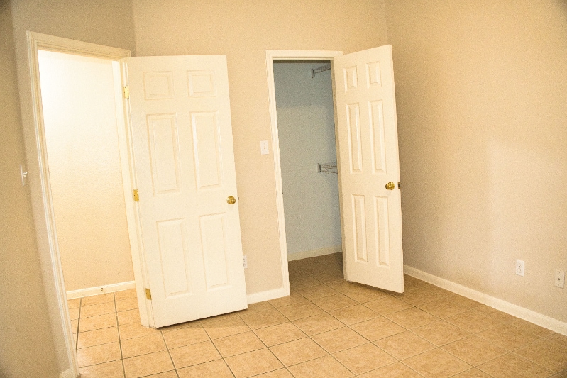 Building Photo - 1507 Hollyhock Ct