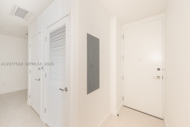 Building Photo - 1400 Biscayne Blvd