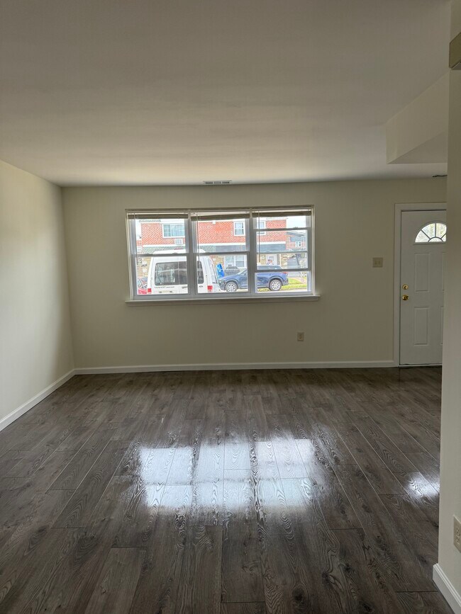 Building Photo - 2125 Benson St