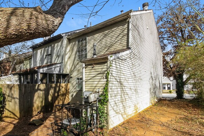 Building Photo - 427 Prince of Wales