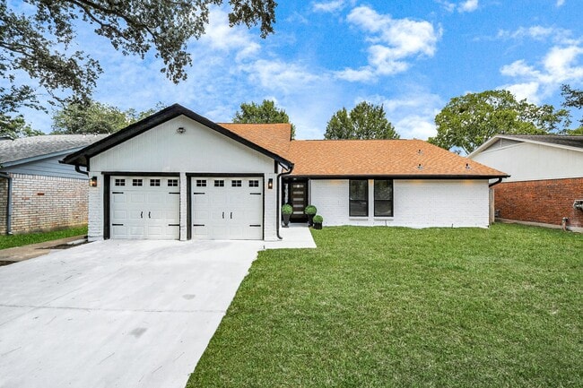 Building Photo - 227 Concordia Dr