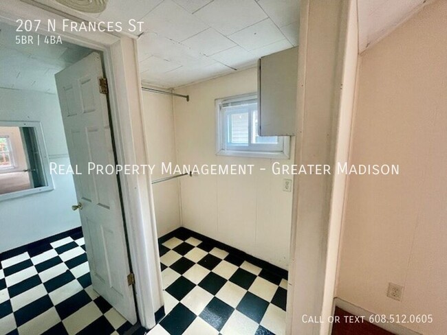 Building Photo - 207 N Frances St