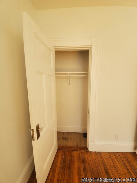 Building Photo - 499 Beacon St
