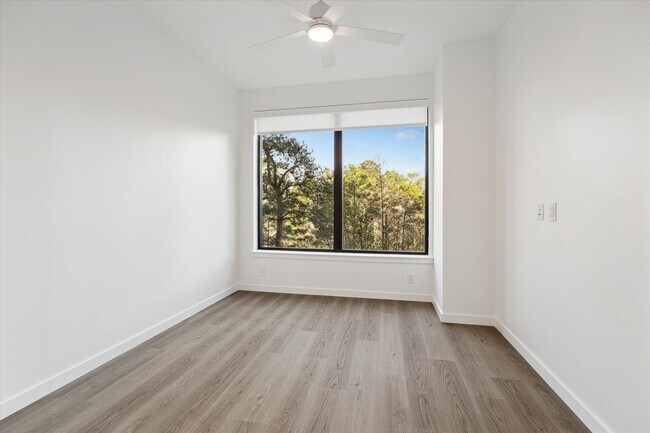 Building Photo - 1 Riva Row