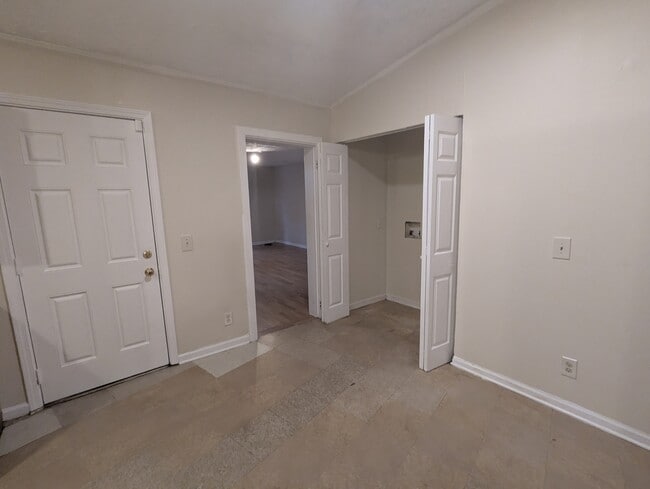 Building Photo - 1673 Audrey Pl NW