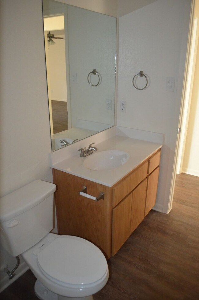 Building Photo - 400 Elbert Ln