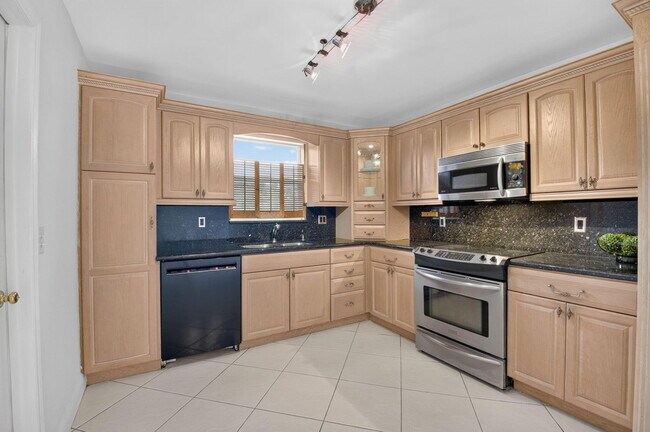 Building Photo - 4599 Betelnut St