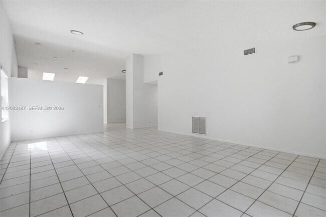 Building Photo - 10633 NW 32nd Ct