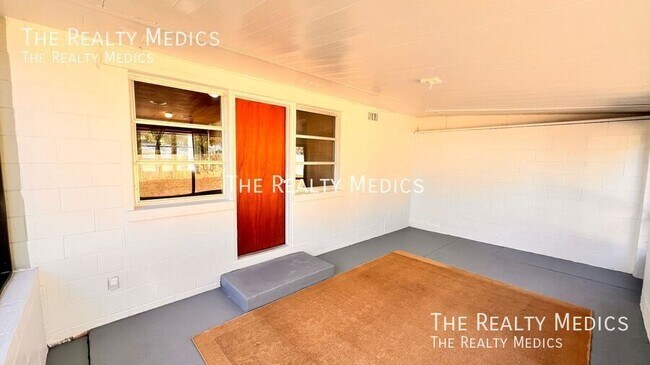 Building Photo - 2271 Northland Rd