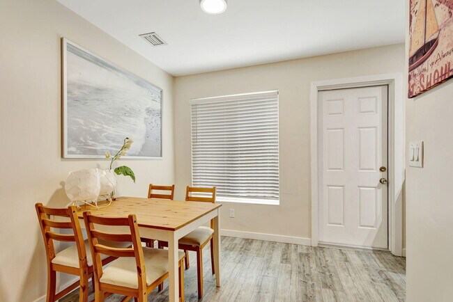 Building Photo - 3208 Marine Dr