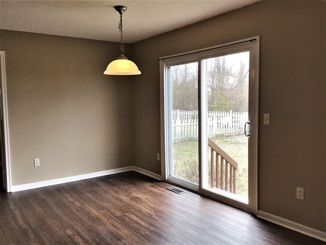 Building Photo - 5557 Windsor Ct