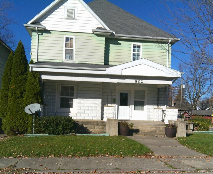 Primary Photo - 802 W 1st St