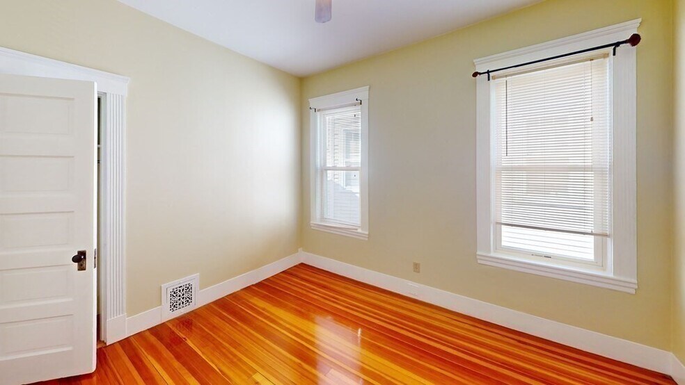 Building Photo - 249 L St