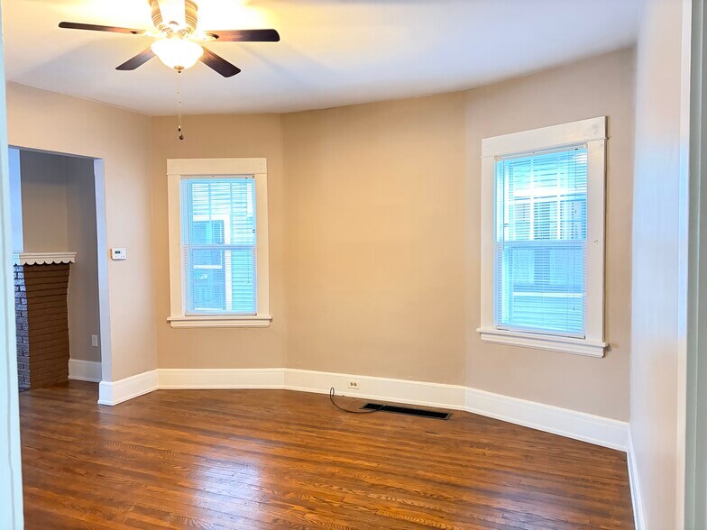 Building Photo - 693 Linwood Ave