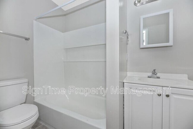 Building Photo - 531 Salem Ave