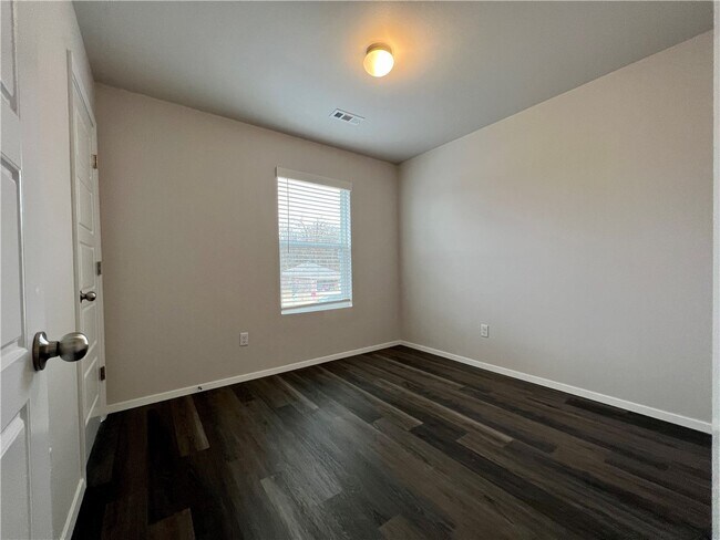 Building Photo - 3321 Red Tail Wy