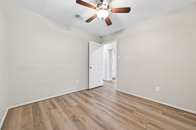 Building Photo - 18499 Sunrise Pines Dr