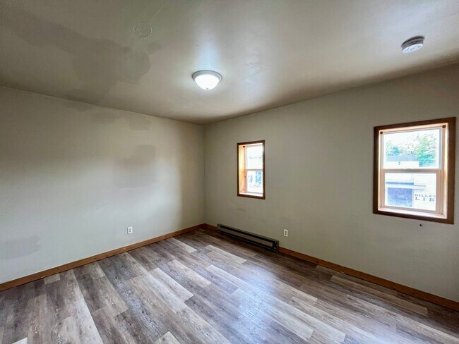 Building Photo - 100 N Lake Ave