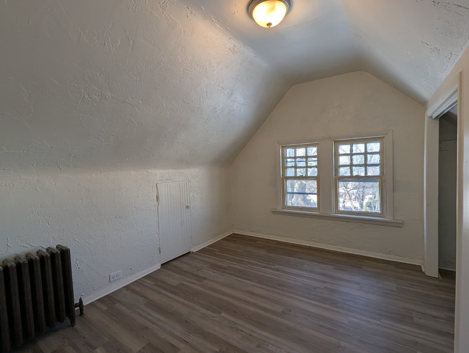 Building Photo - 500 Fordham Ave