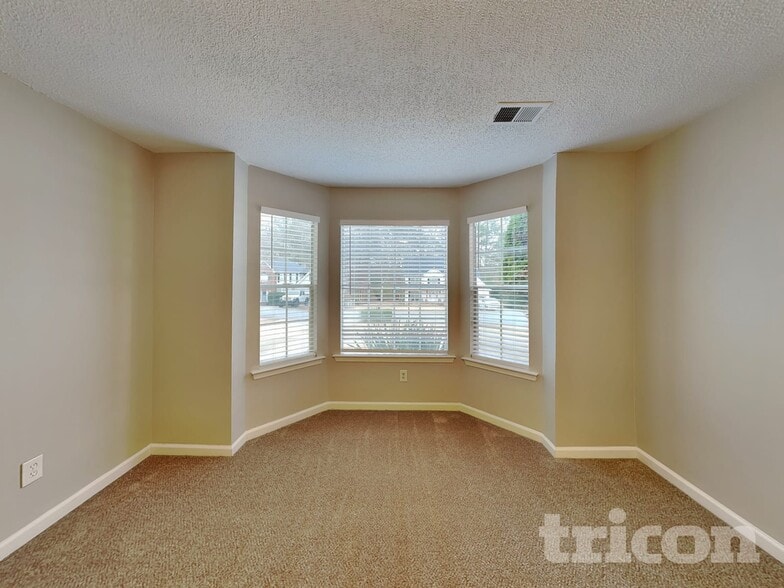 Building Photo - 2198 Colony Dr