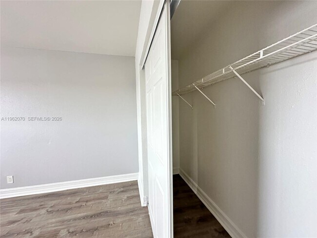 Building Photo - 1400 NE 56th St