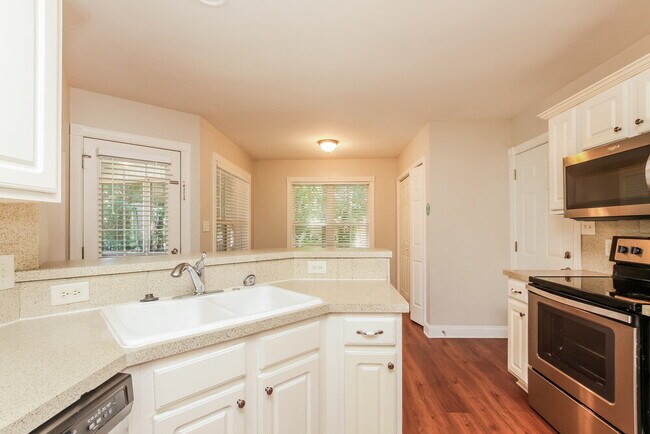 Building Photo - 2558 Paddle Pl NW
