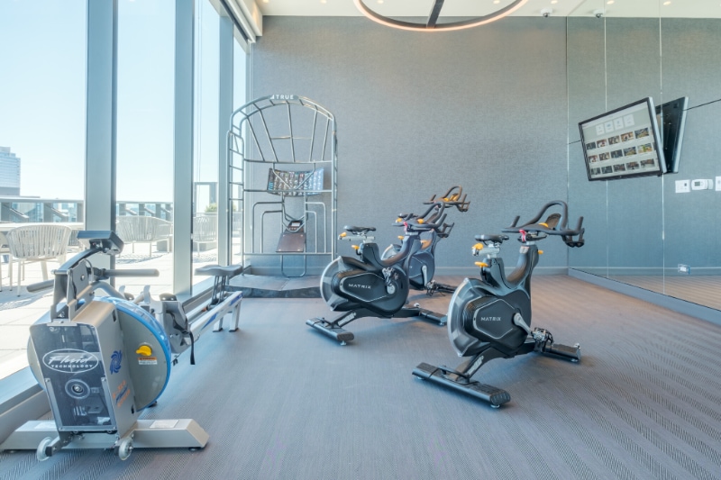 Building Photo - 932 W Washington Blvd