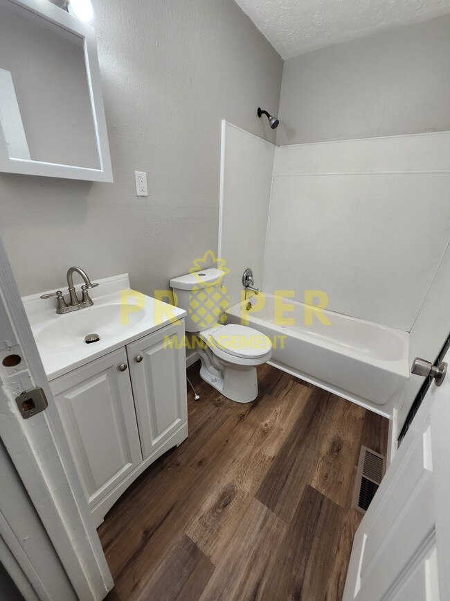 Building Photo - Updated 3-Bedroom, 1-Bath Home with Large ...