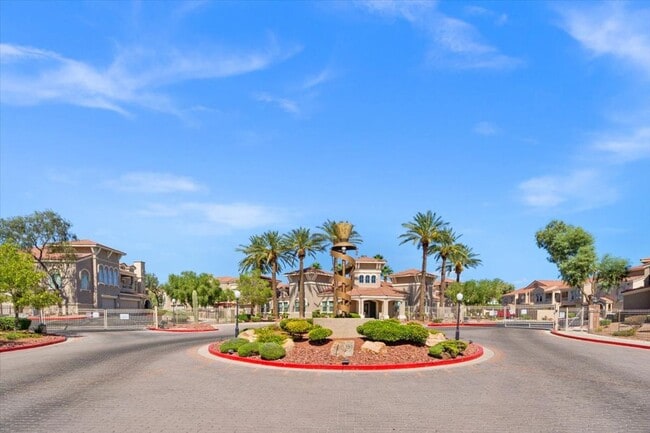 Building Photo - New Paint- 1 Bd Retreat, Community Pool, S...
